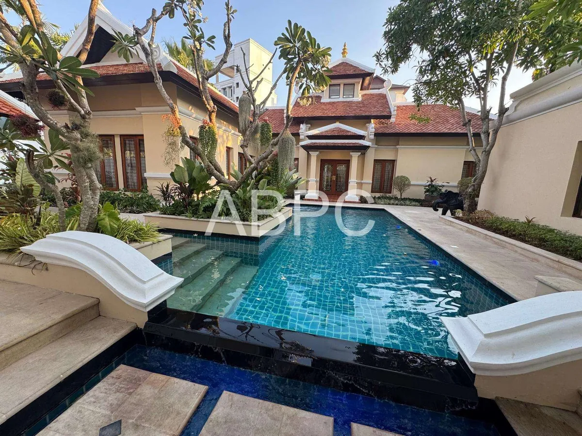 Large Luxury 2 Bed - 3 Bed Pool Villa in Na Jomtien photo 3