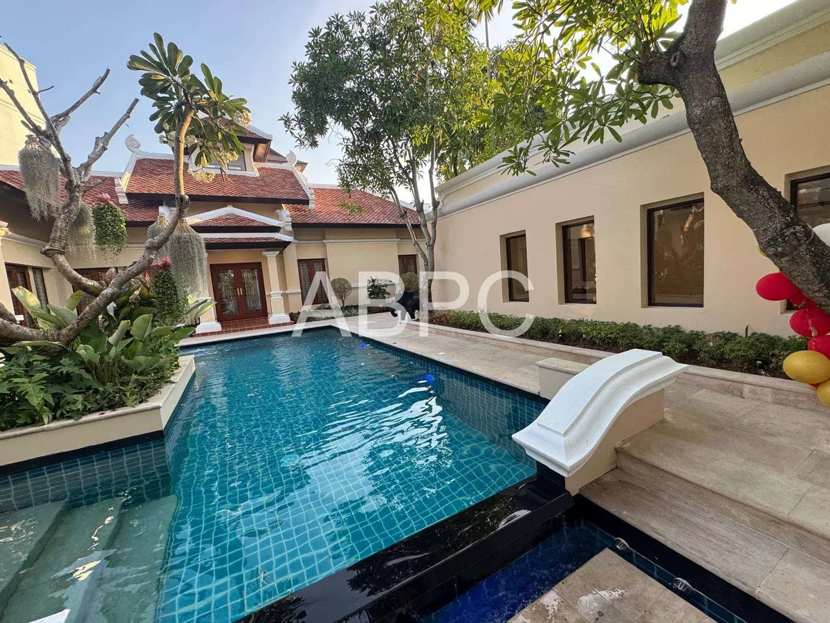 Large Luxury 2 Bed - 3 Bed Pool Villa in Na Jomtien photo 4