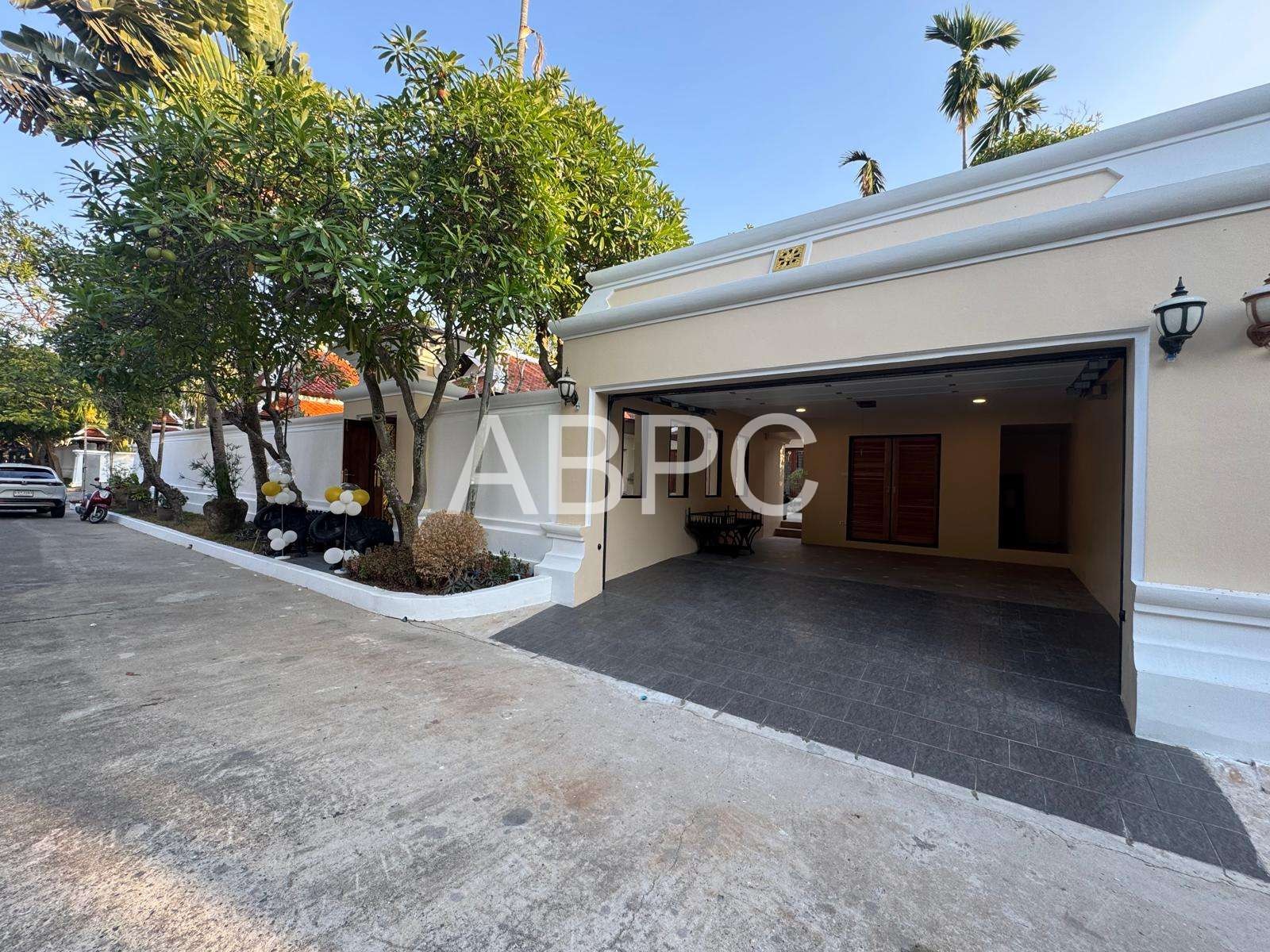 Large Luxury 2 Bed - 3 Bed Pool Villa in Na Jomtien photo 10
