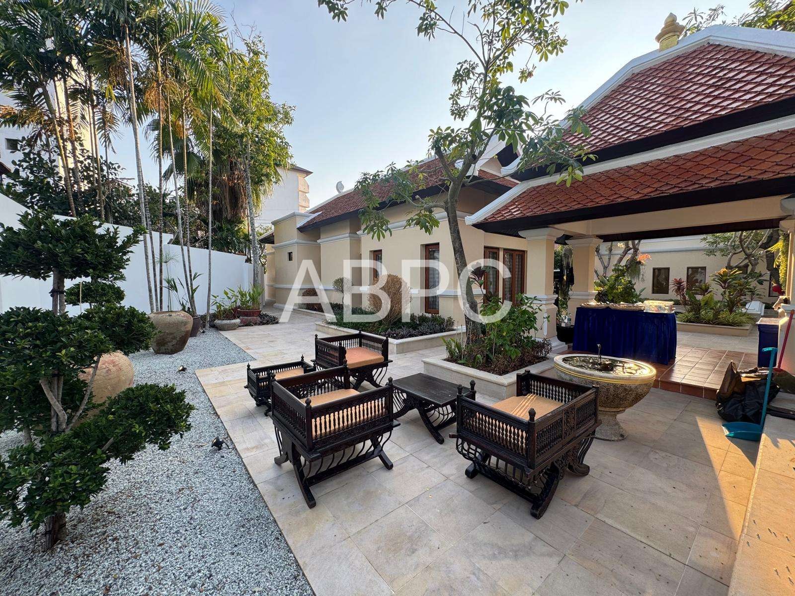 Large Luxury 2 Bed - 3 Bed Pool Villa in Na Jomtien photo 8
