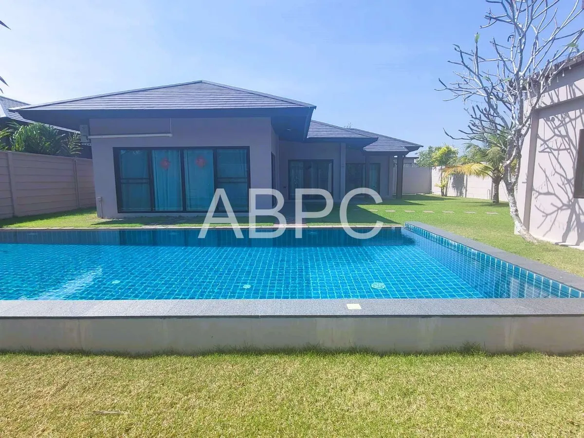Large 3 Bed - 2 Bath Pool Villa in Huay Yai photo 14