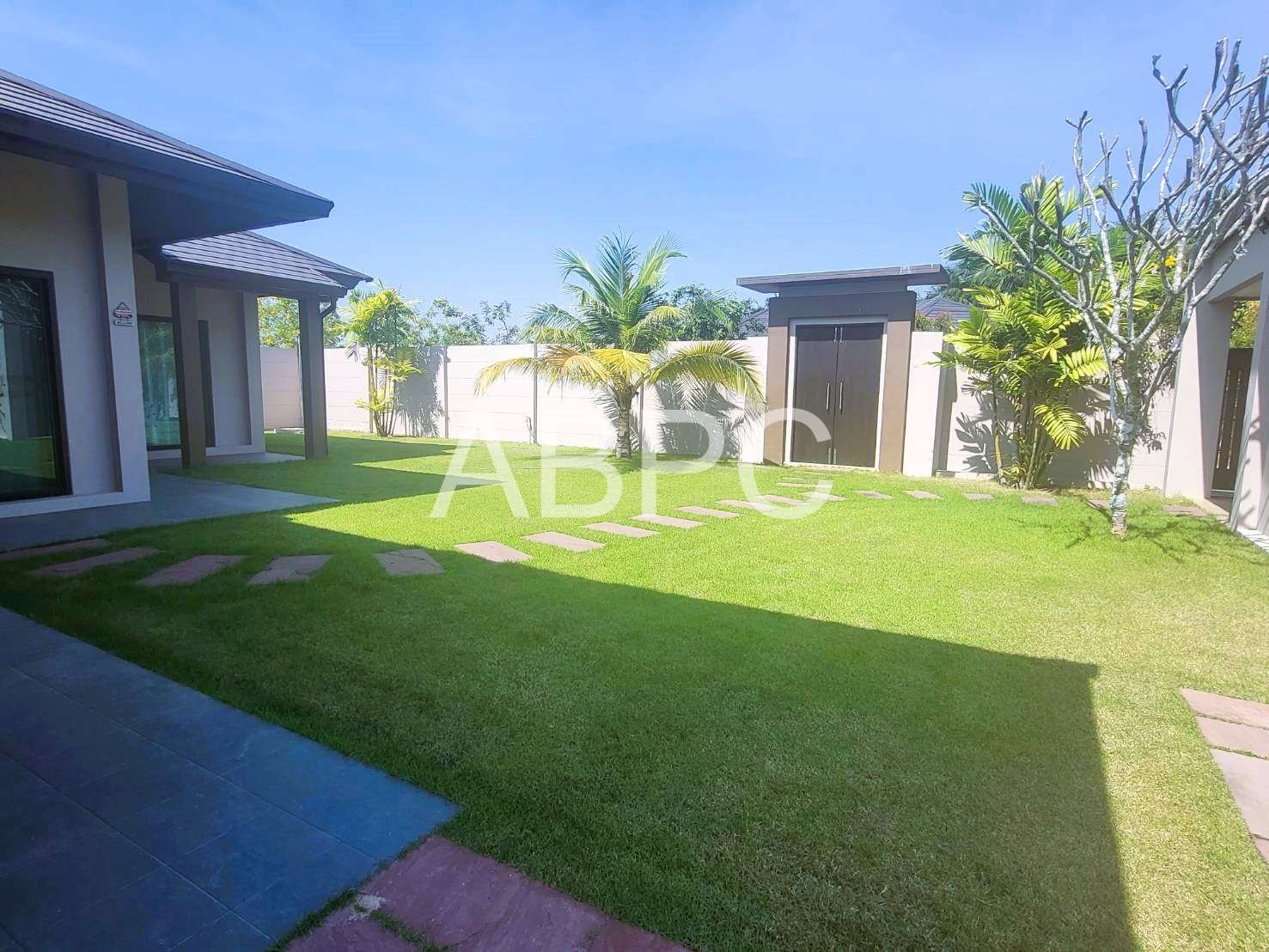 Large 3 Bed - 2 Bath Pool Villa in Huay Yai photo 4