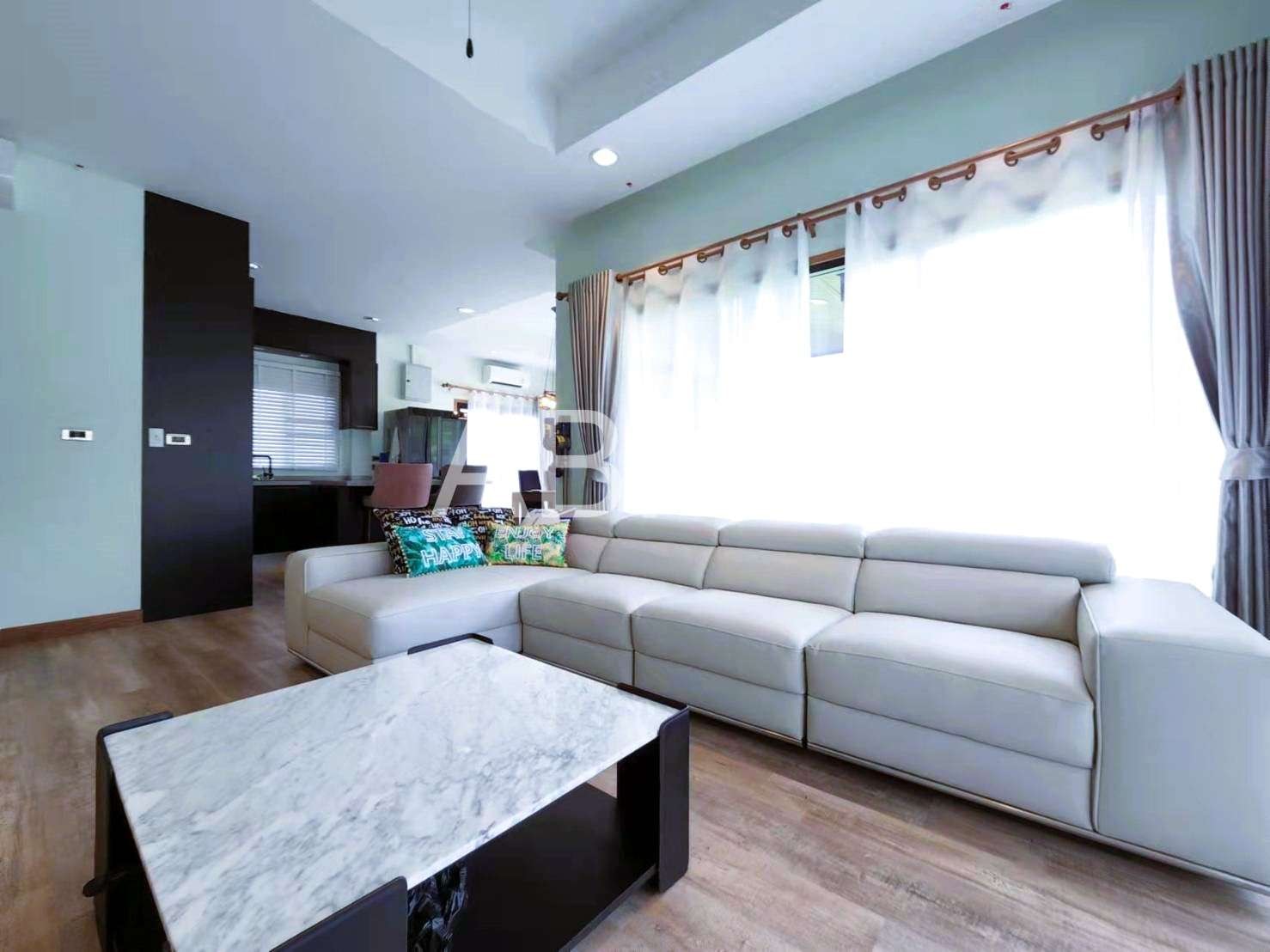 Large 3 Bed - 2 Bath Pool Villa in Huay Yai photo 2