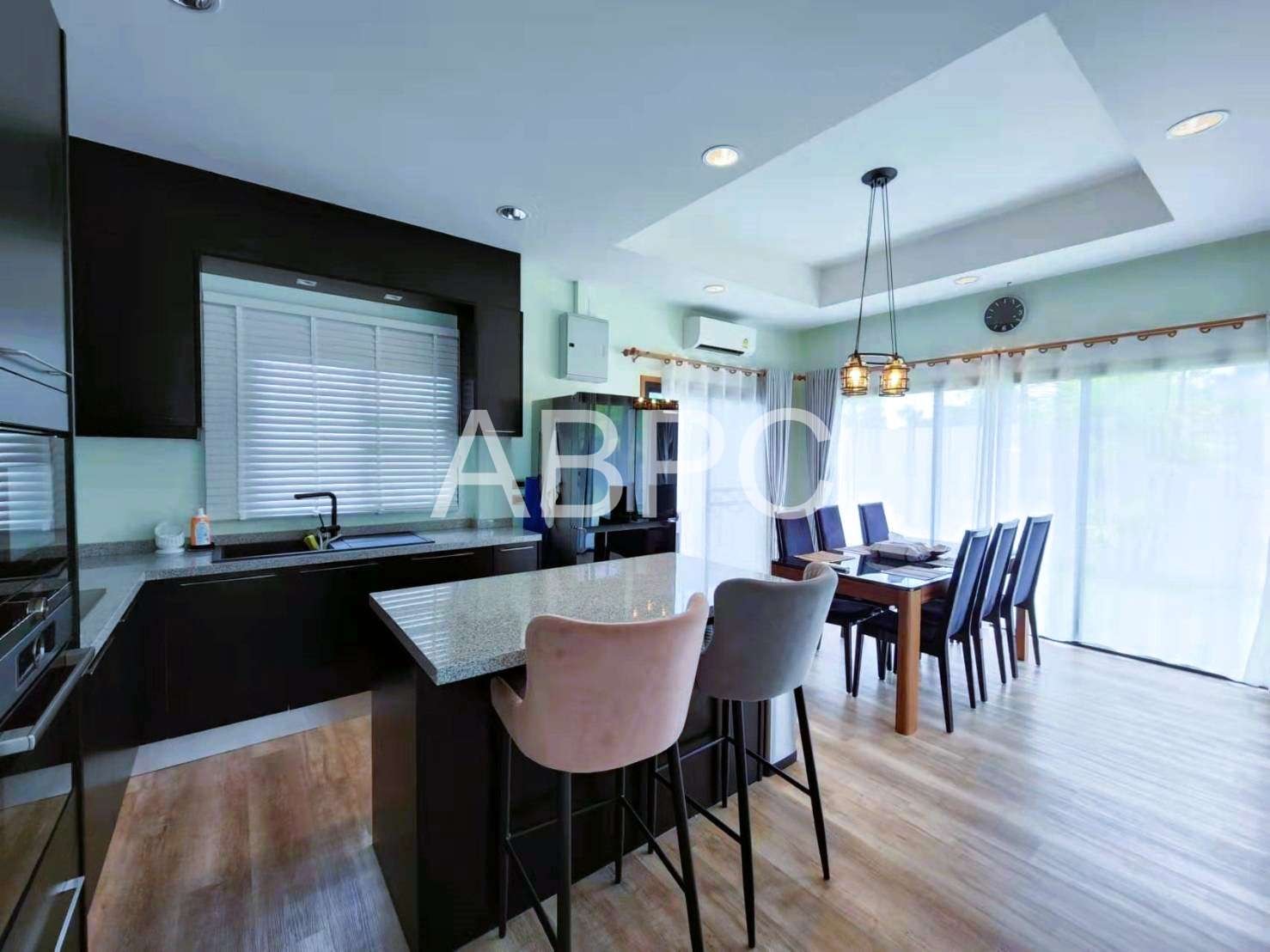 Large 3 Bed - 2 Bath Pool Villa in Huay Yai photo 9