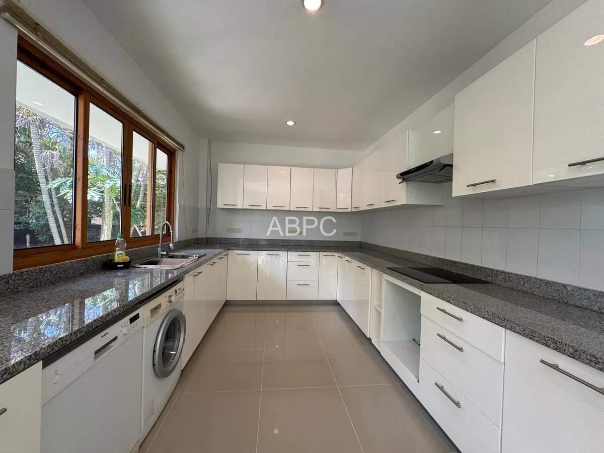 3 Bedroom 2 Bathroom in Bang Saray photo 6