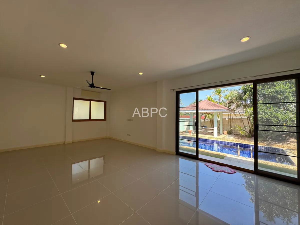 3 Bedroom 2 Bathroom in Bang Saray photo 10