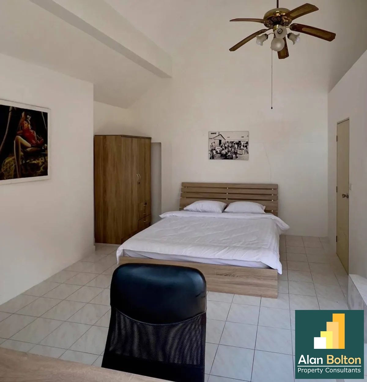 12 Bed 13 Bath Pool Villa In Central Pattaya photo 11