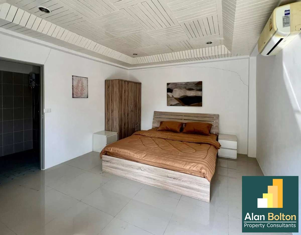 12 Bed 13 Bath Pool Villa In Central Pattaya photo 13
