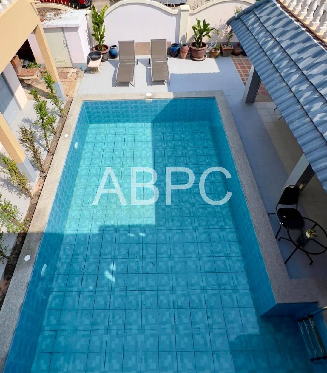 12 Bed 13 Bath Pool Villa In Central Pattaya photo 3