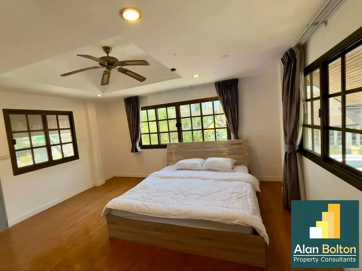 12 Bed 13 Bath Pool Villa In Central Pattaya photo 13