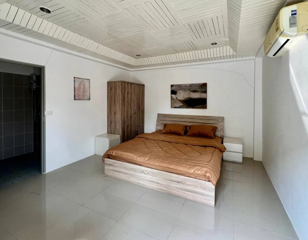 12 Bed 13 Bath Pool Villa In Central Pattaya photo 20