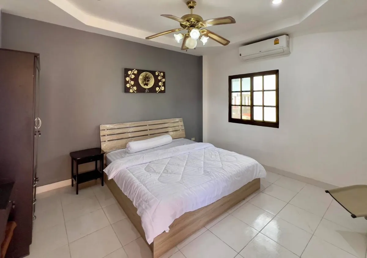 12 Bed 13 Bath Pool Villa In Central Pattaya photo 22