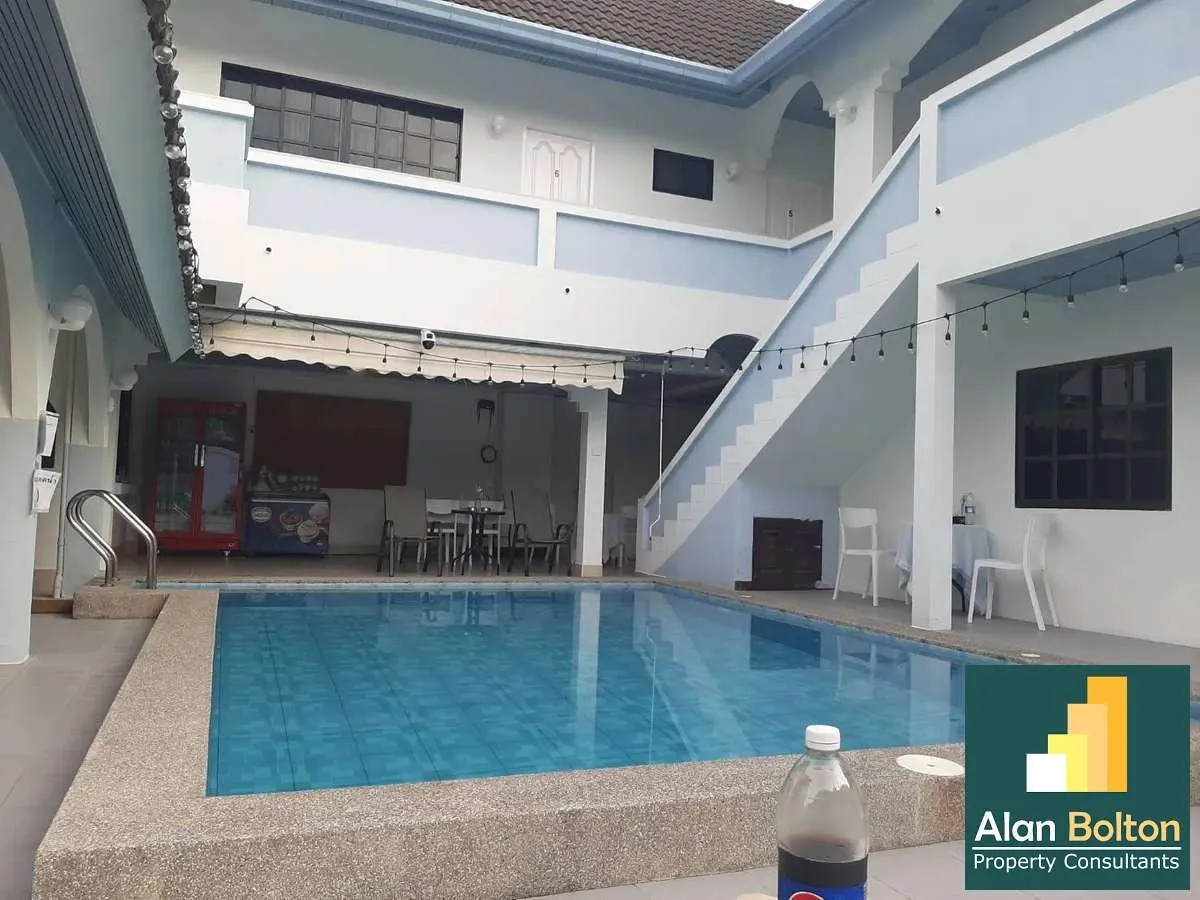 12 Bed 13 Bath Pool Villa In Central Pattaya photo 4