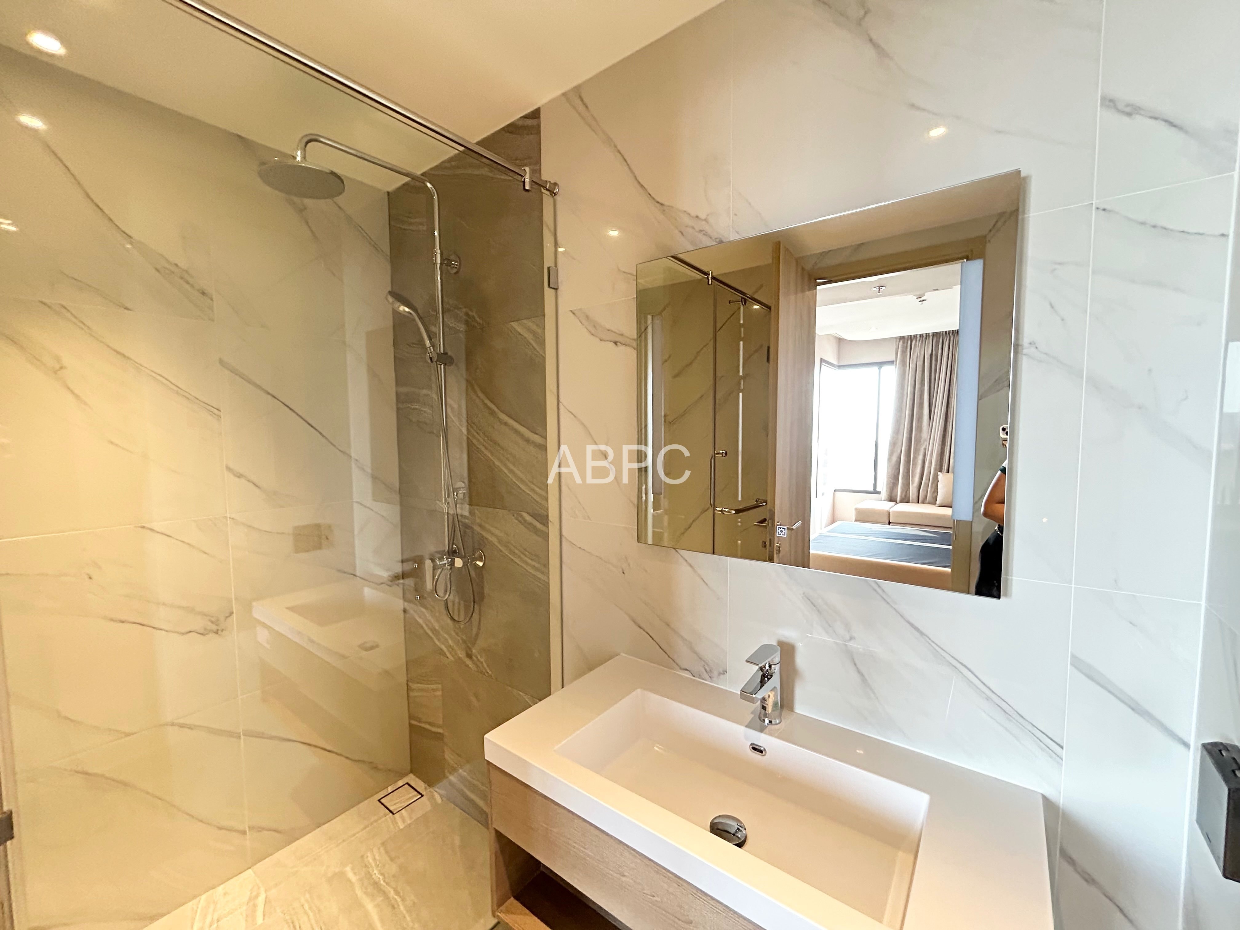 Sea View Condo For sale in North Pattaya photo 2