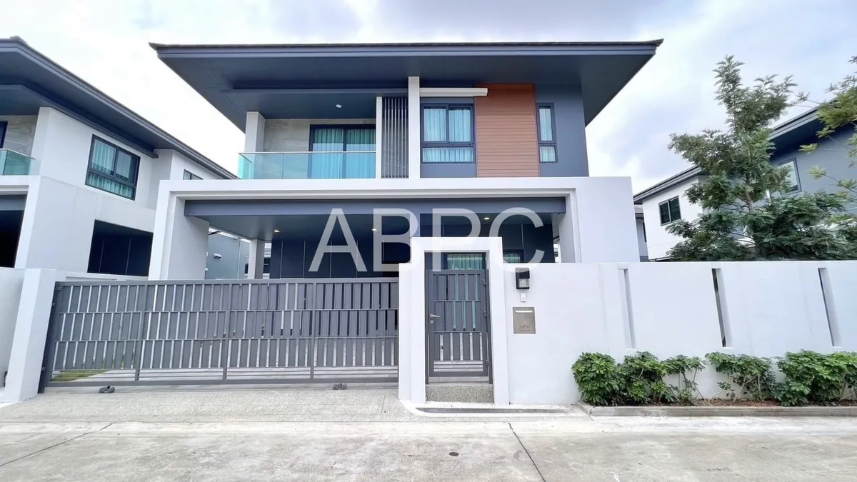 3 Bedrooms 4 Bathrooms in East Pattaya
