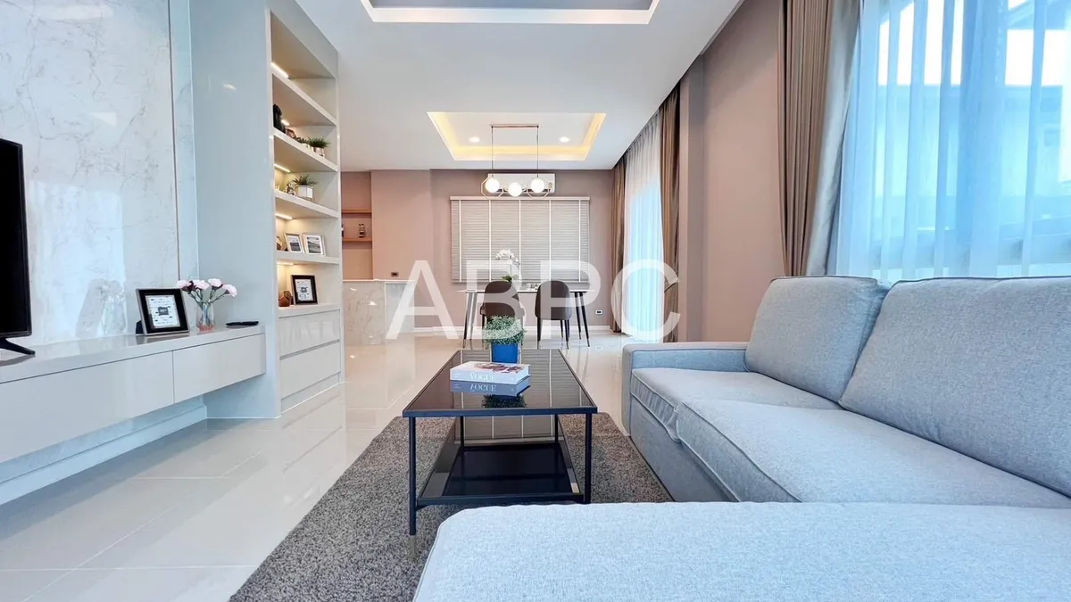 3 Bedrooms 4 Bathrooms in East Pattaya photo 7
