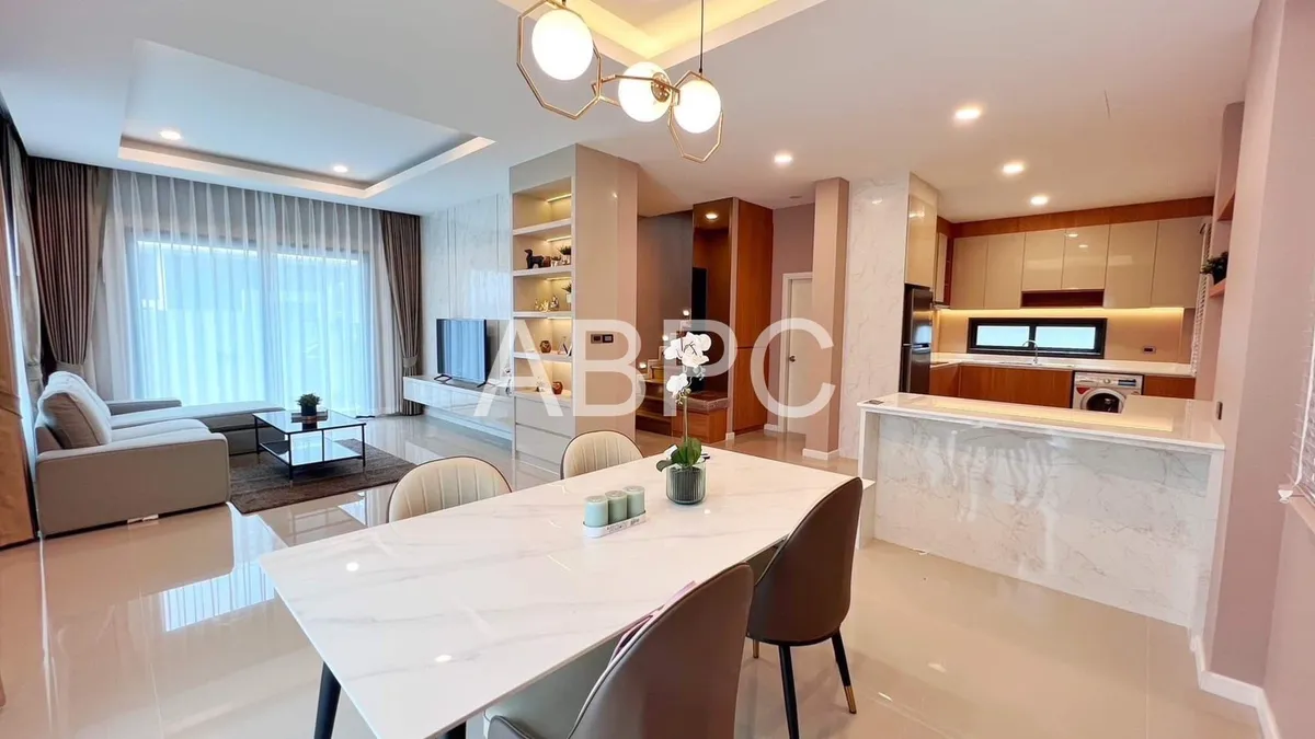 3 Bedrooms 4 Bathrooms in East Pattaya photo 10