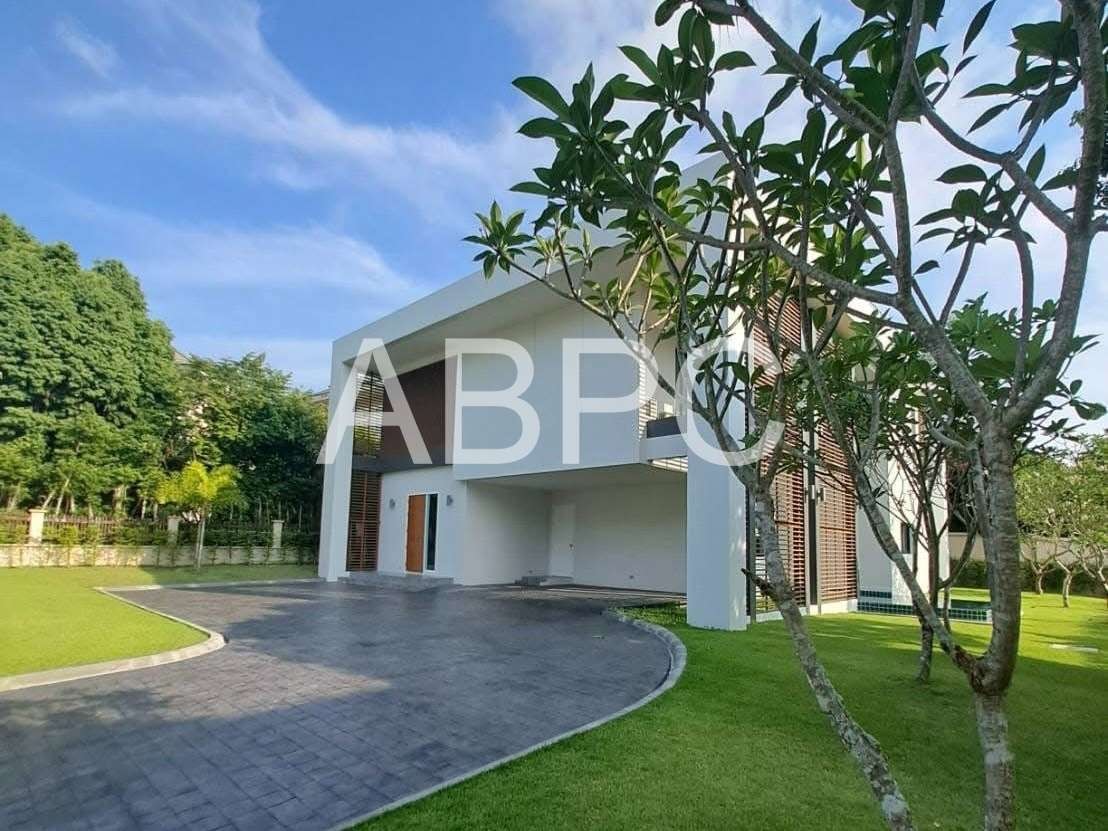 Luxury house 4 Bedrooms 4 Bathrooms in na Jomtien
