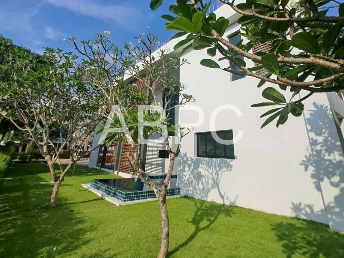 Luxury house 4 Bedrooms 4 Bathrooms in na Jomtien photo 8