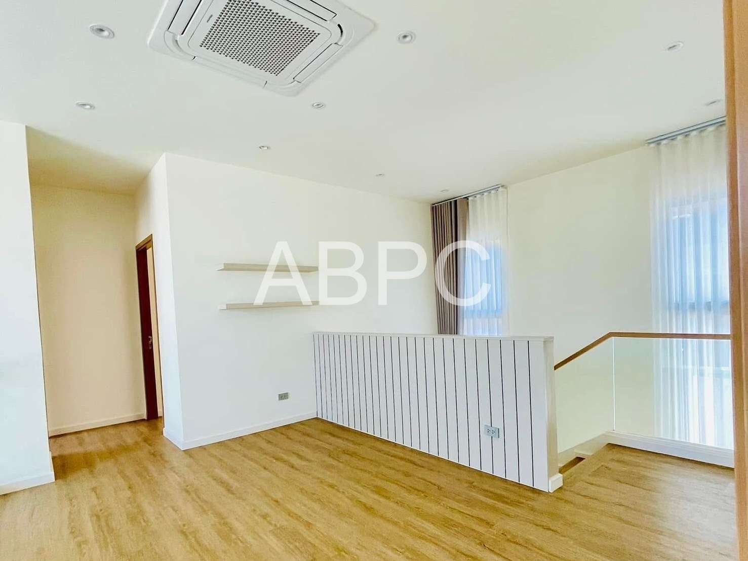 Luxury house 4 Bedrooms 4 Bathrooms in East pattaya photo 12