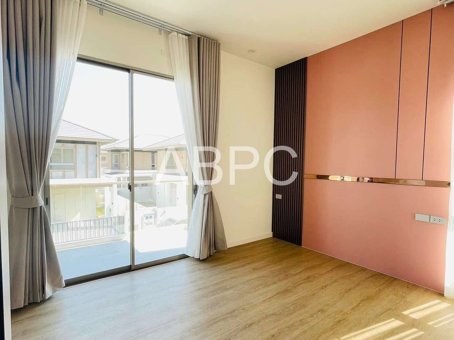 Luxury house 4 Bedrooms 4 Bathrooms in East pattaya photo 9