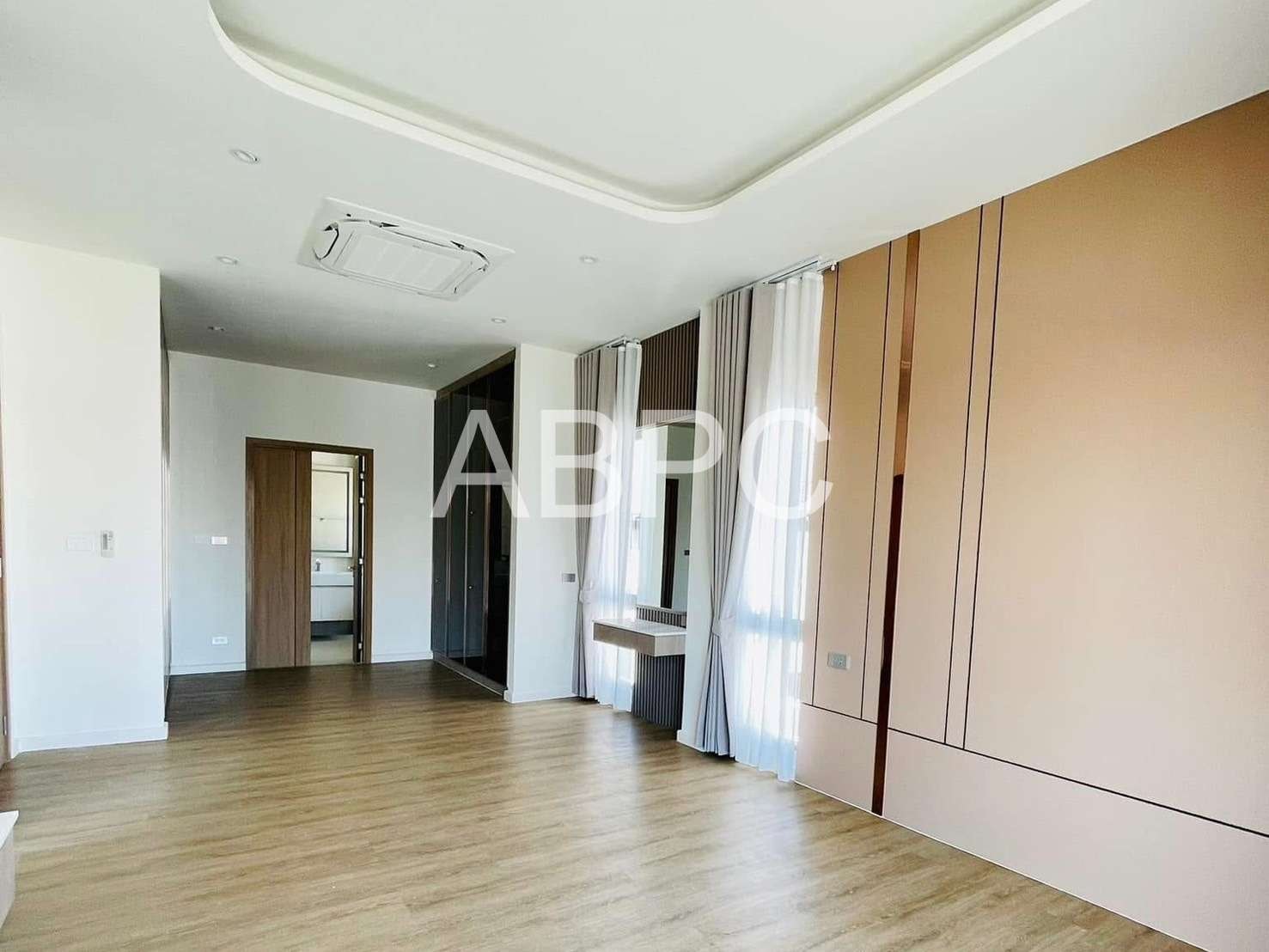 Luxury house 4 Bedrooms 4 Bathrooms in East pattaya photo 11