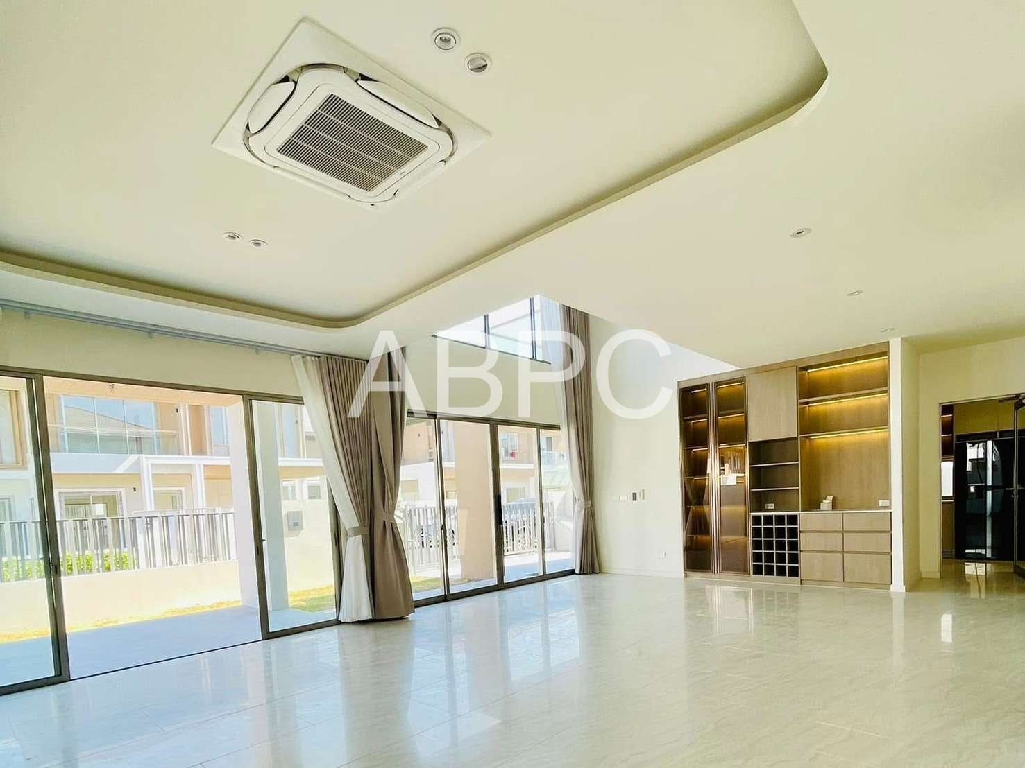 Luxury house 4 Bedrooms 4 Bathrooms in East pattaya photo 6