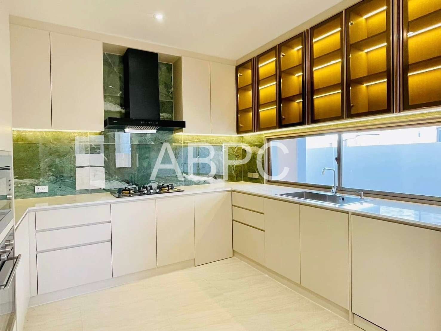 Luxury house 4 Bedrooms 4 Bathrooms in East pattaya photo 4