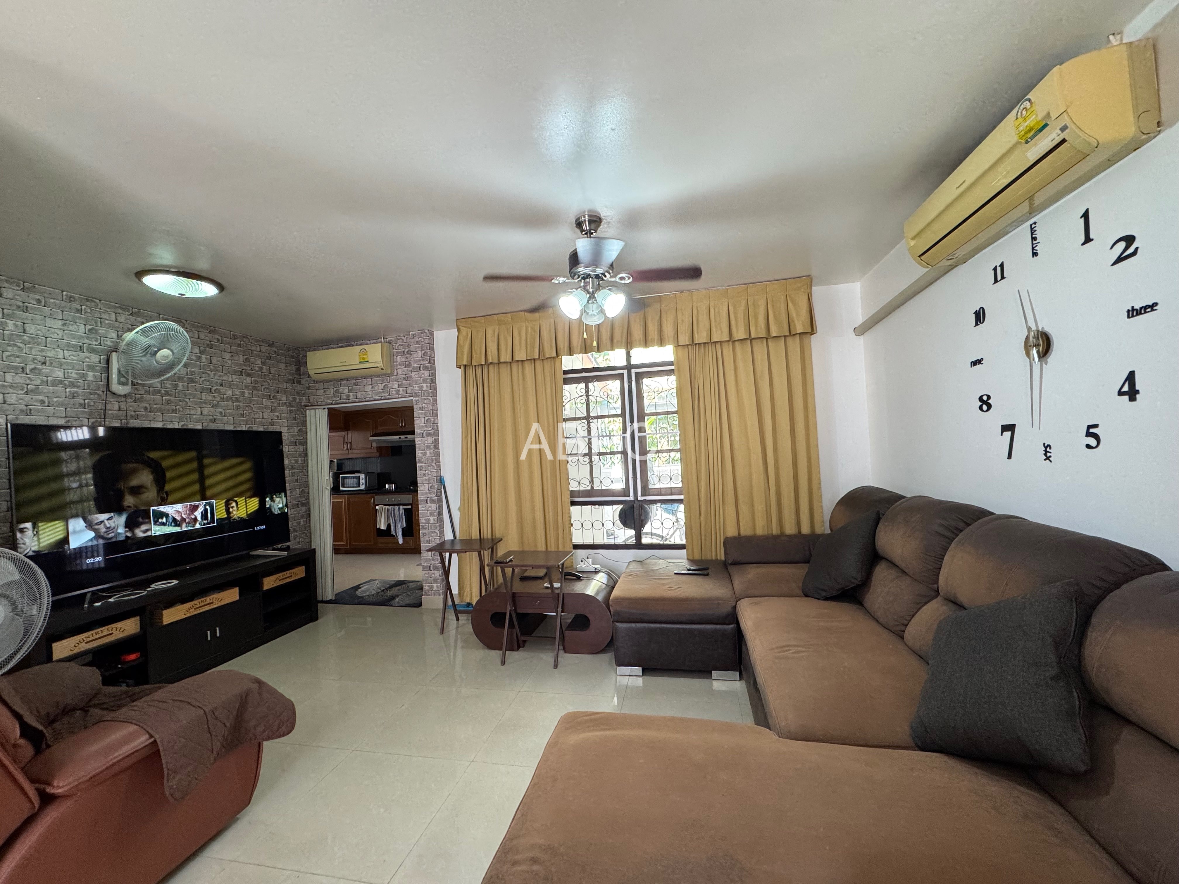 Private 3 Bed 3 Bath Pool Villa In Central Pattaya photo 4