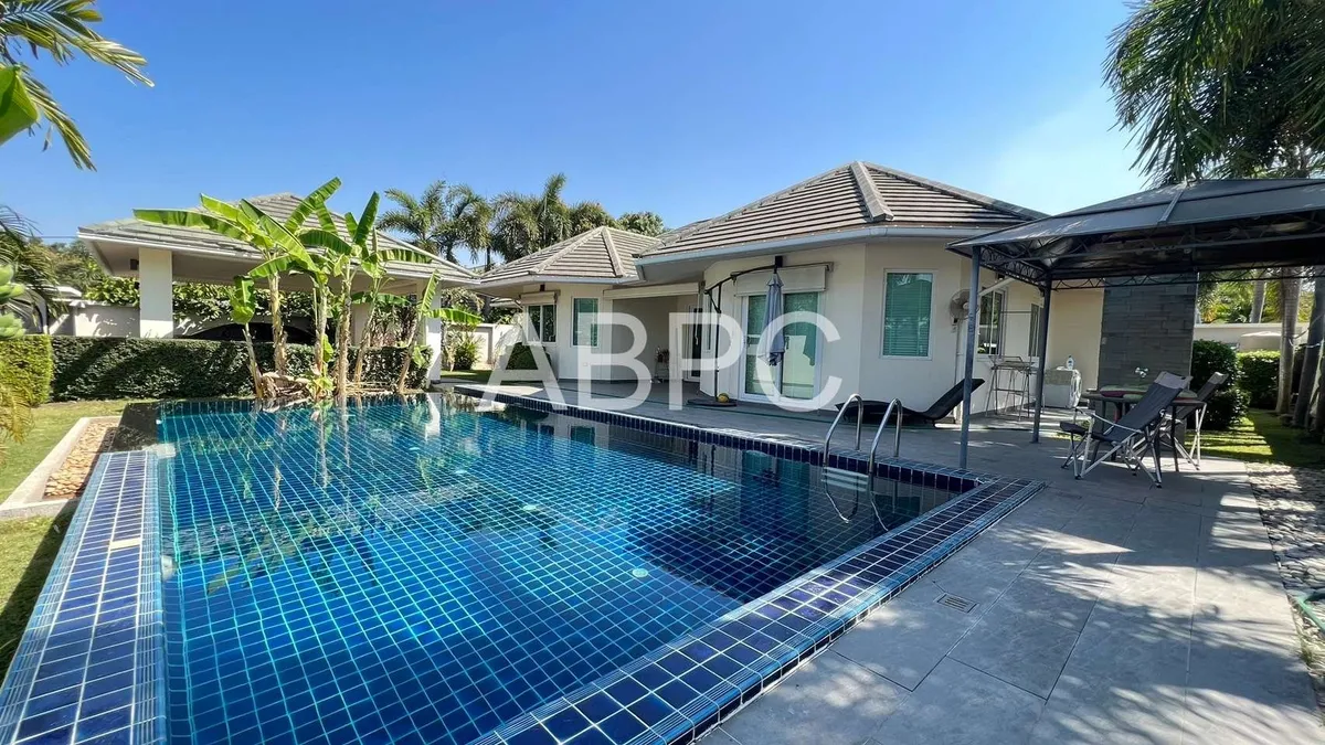 3 Bedrooms 3 Bathrooms in East pattaya