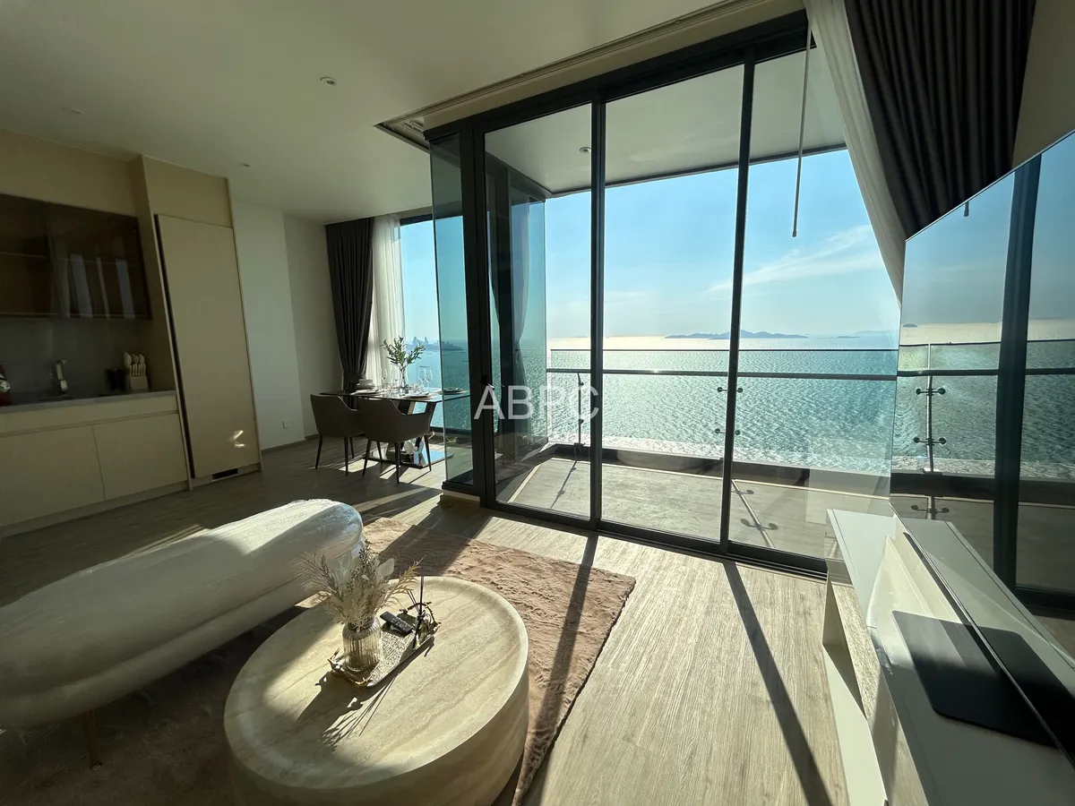 2 Bedroom Condo For rent in Wongamat