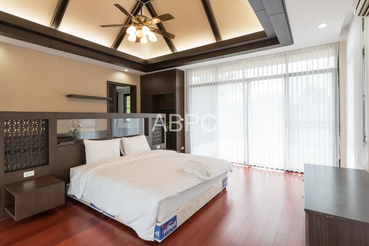 Renovated 4 Bedroom Pool Villa in Horseshoe Point photo 3