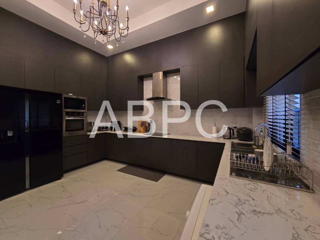 Brand New 5 Bed 6 Bath Pool Villa In East Pattaya photo 2