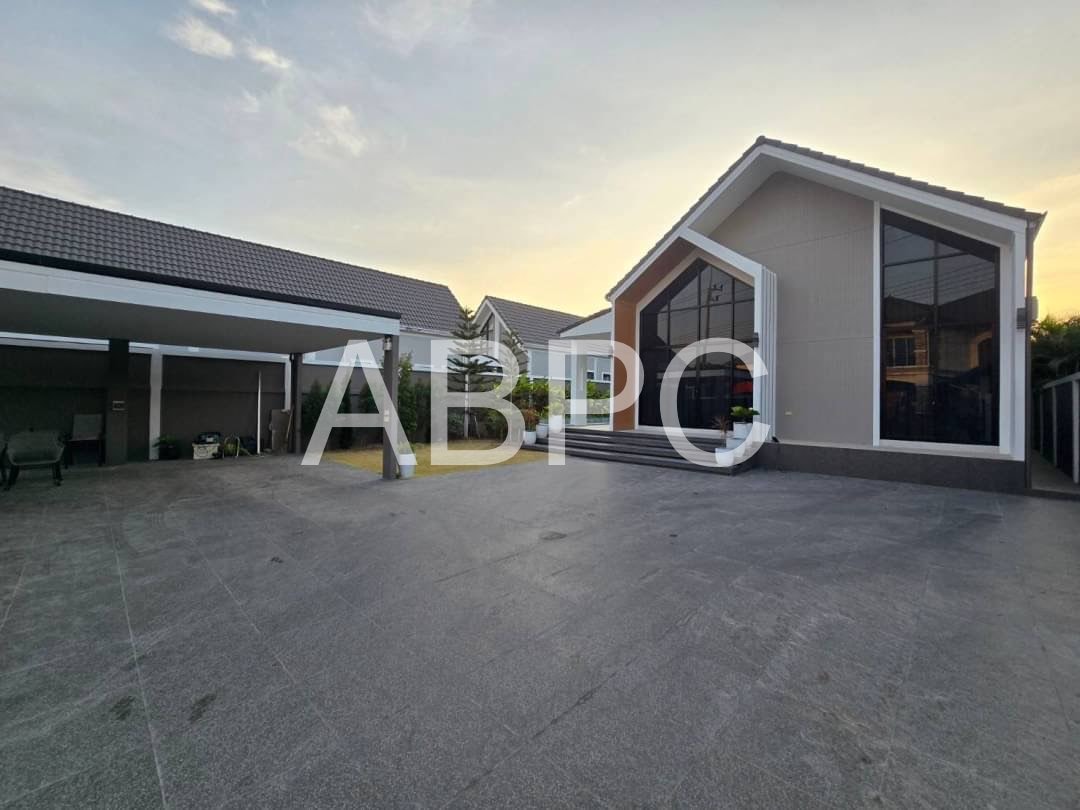 Brand New 5 Bed 6 Bath Pool Villa In East Pattaya photo 9