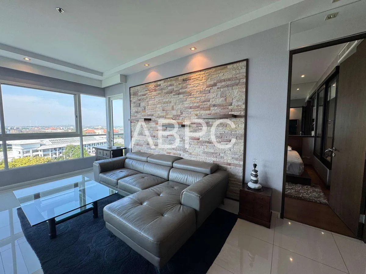 Beachfront Ocean View 1 Bed - 2 Bath Condo in Na Jomtien photo 3