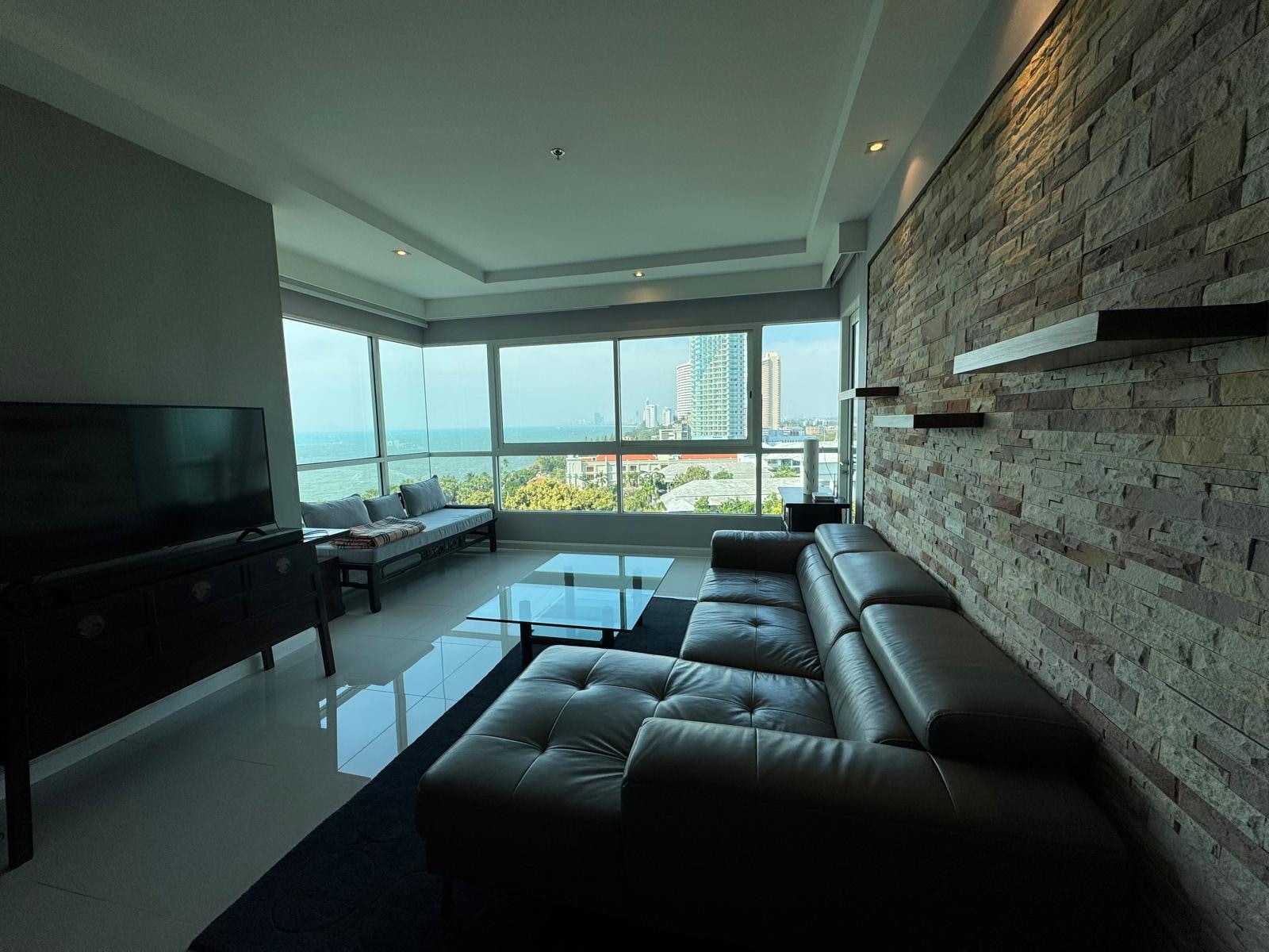 Beachfront Ocean View 1 Bed - 2 Bath Condo in Na Jomtien photo 26
