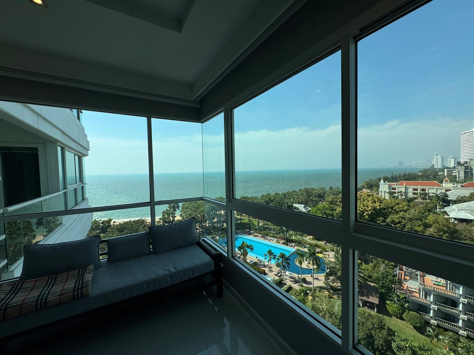 Beachfront Ocean View 1 Bed - 2 Bath Condo in Na Jomtien photo 22
