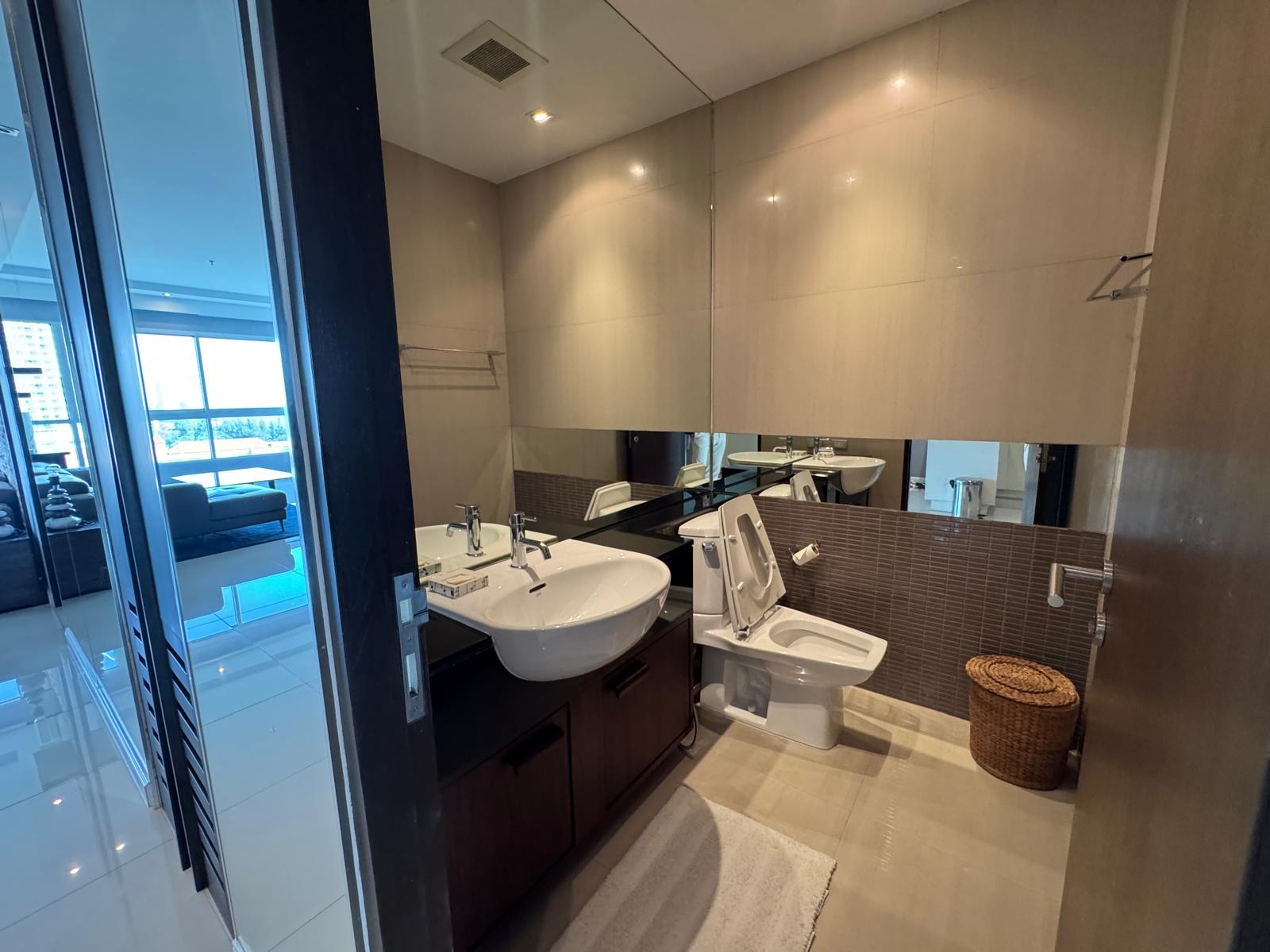 Beachfront Ocean View 1 Bed - 2 Bath Condo in Na Jomtien photo 18