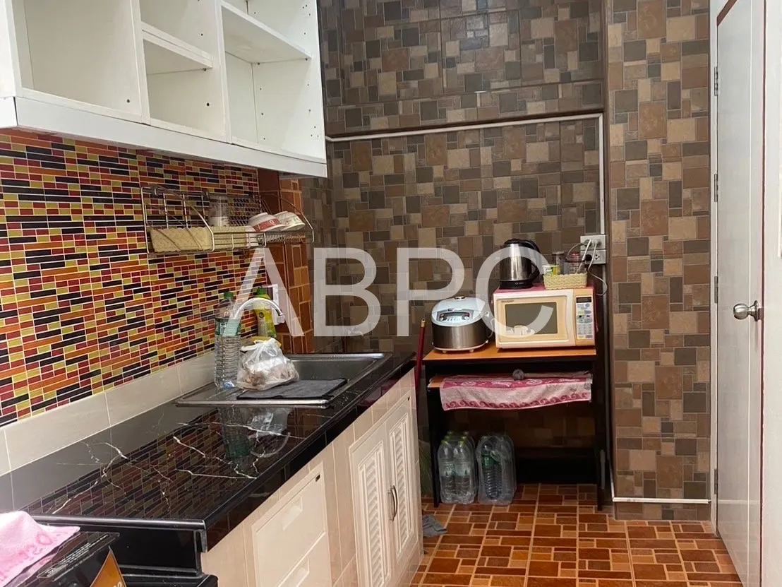 2 Bedrooms Townhouse For rent photo 4