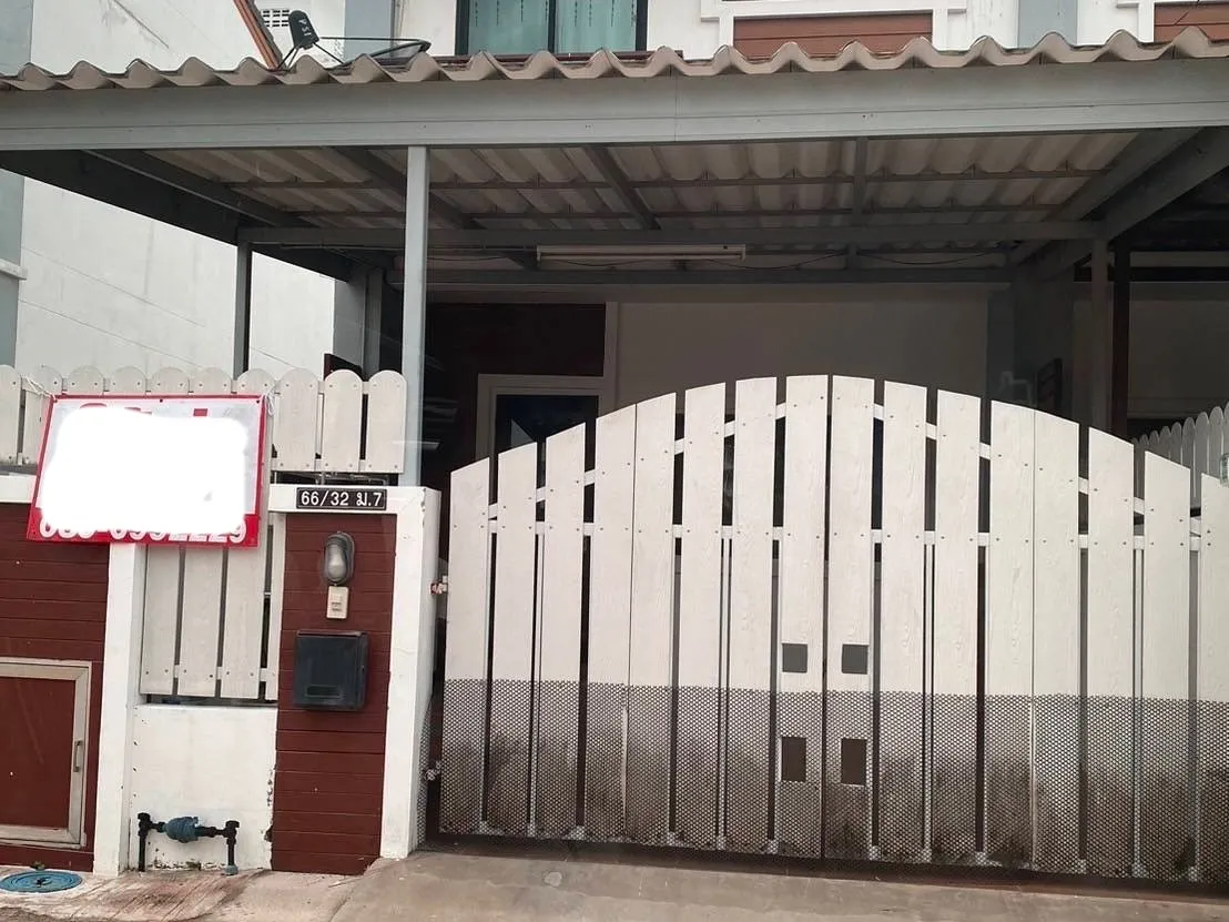 2 Bedrooms Townhouse For rent photo 7