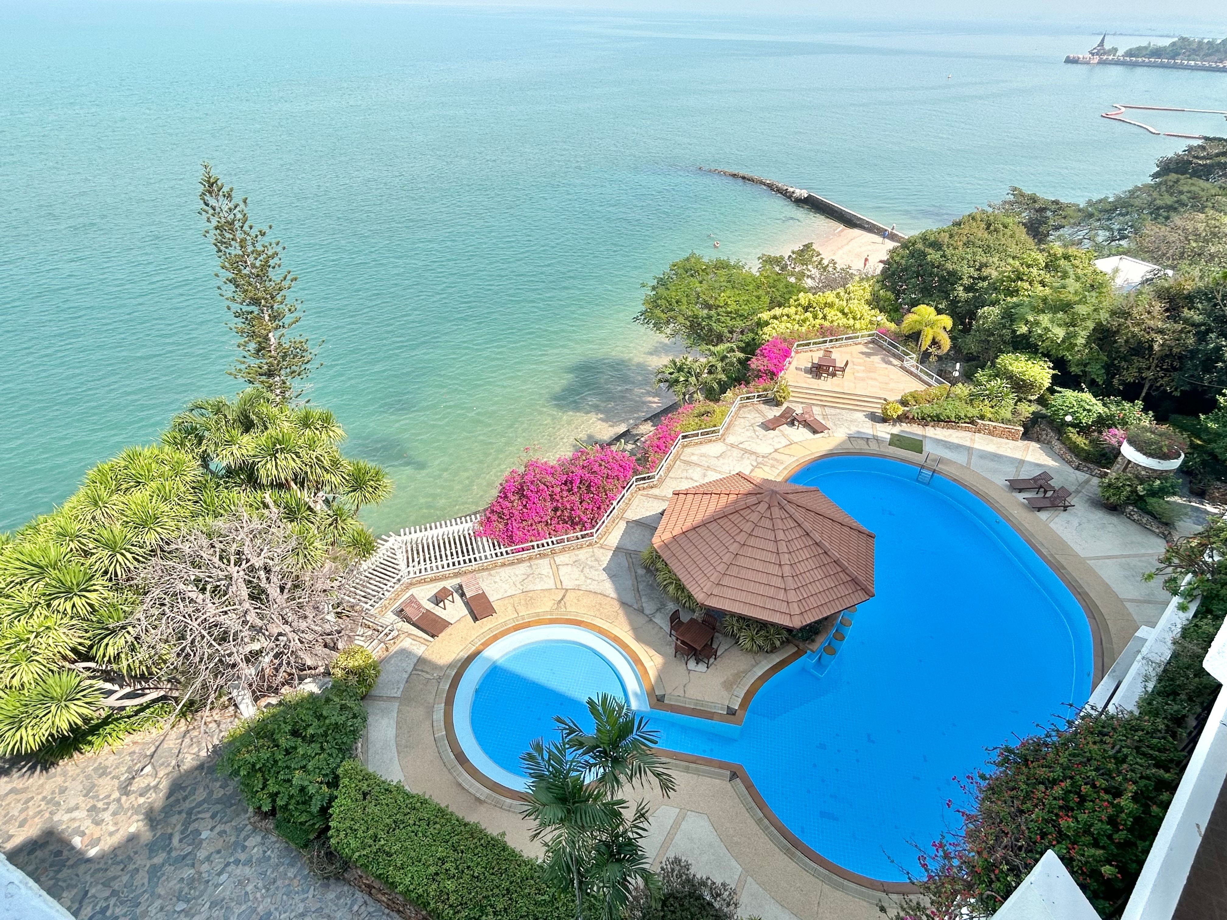 3 Bedroom Beachfront Condo For Sale in Wongamat photo 12