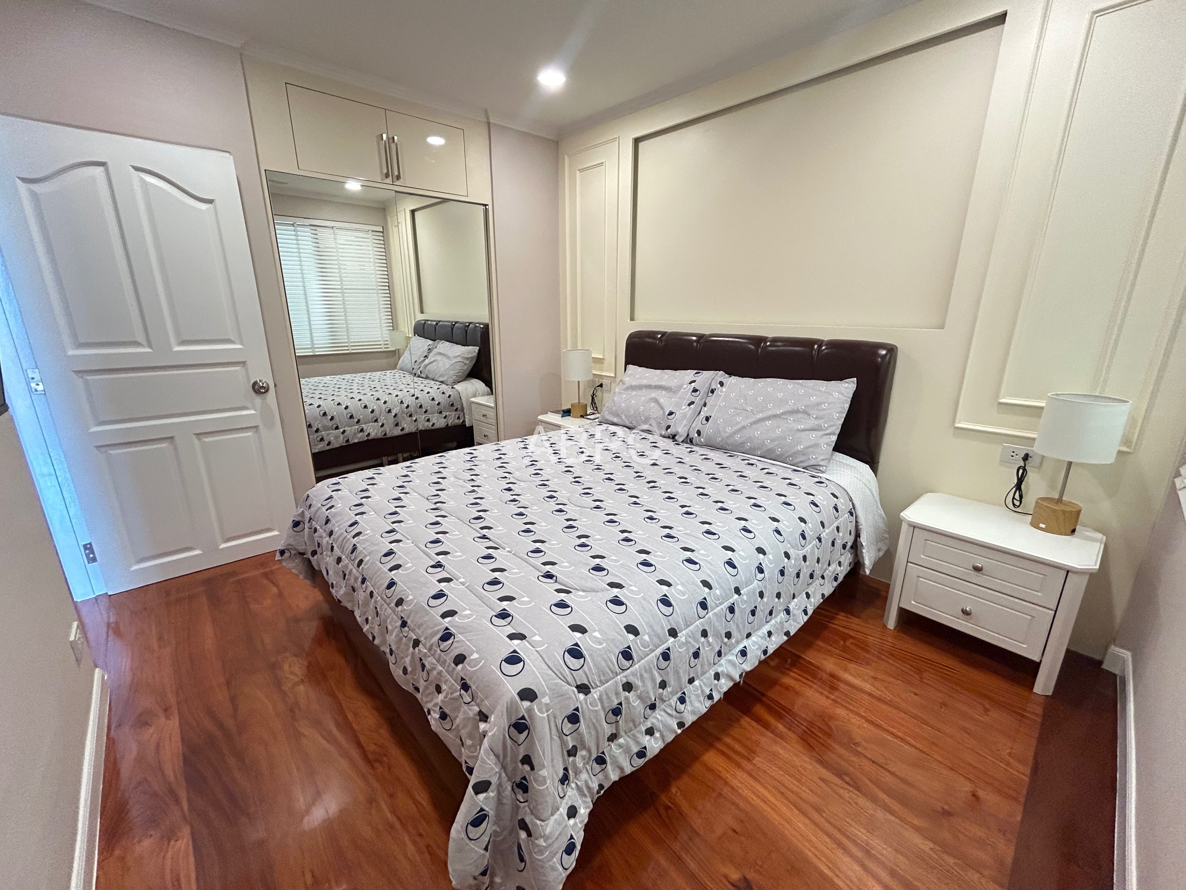 3 Bedroom Beachfront Condo For Sale in Wongamat photo 3
