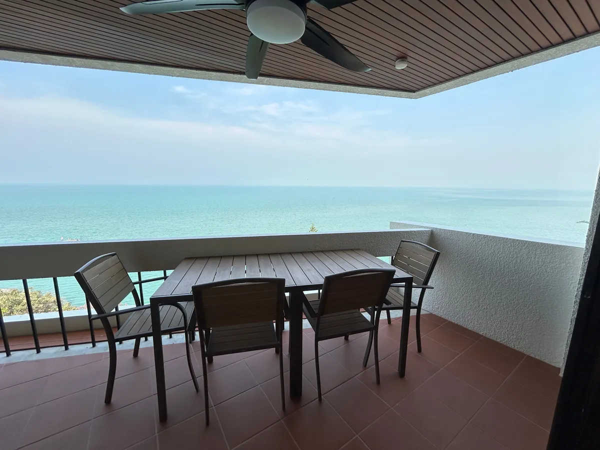 3 Bedroom Beachfront Condo For Sale in Wongamat photo 21