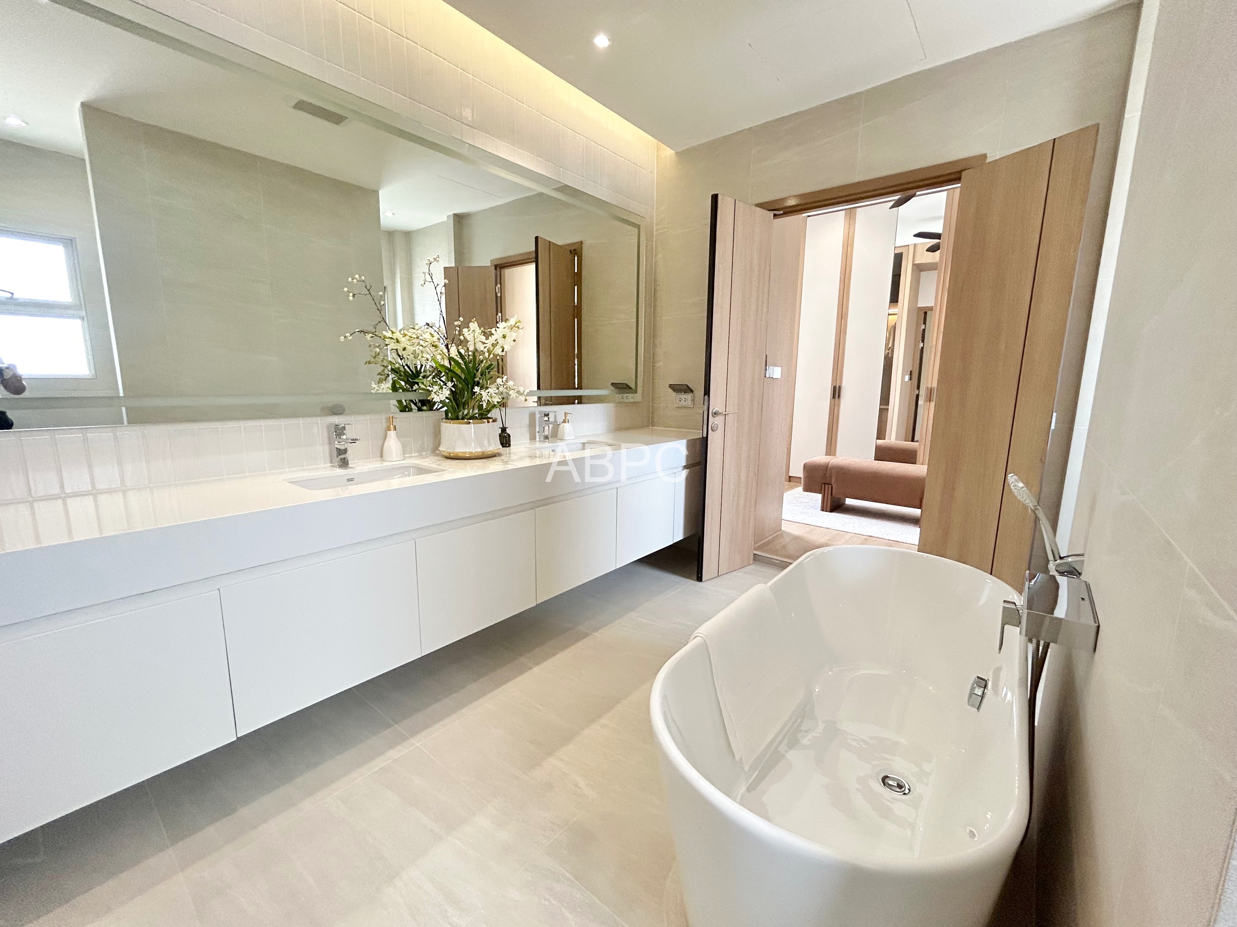 3 Bedroom 3 Bathroom House For sale photo 2
