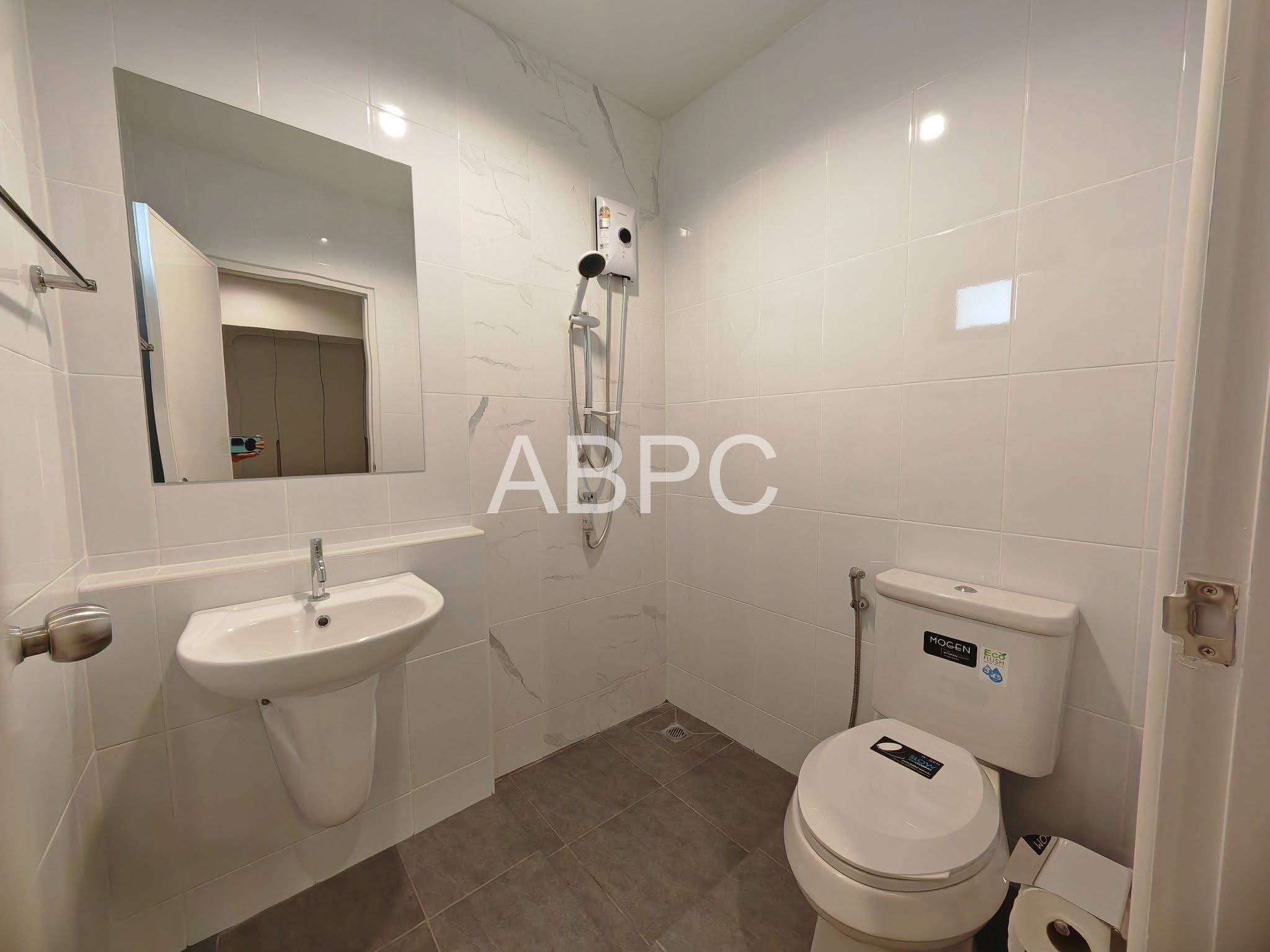 Corner house 2 Bedrooms 2 Bathrooms House For rent photo 5