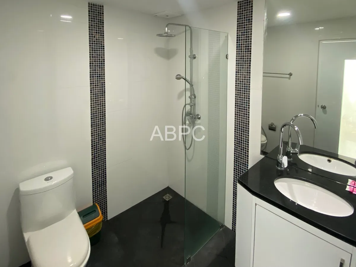 Modern 2 Bed 1 Bath City and Sea View Condo in Jomtien photo 14