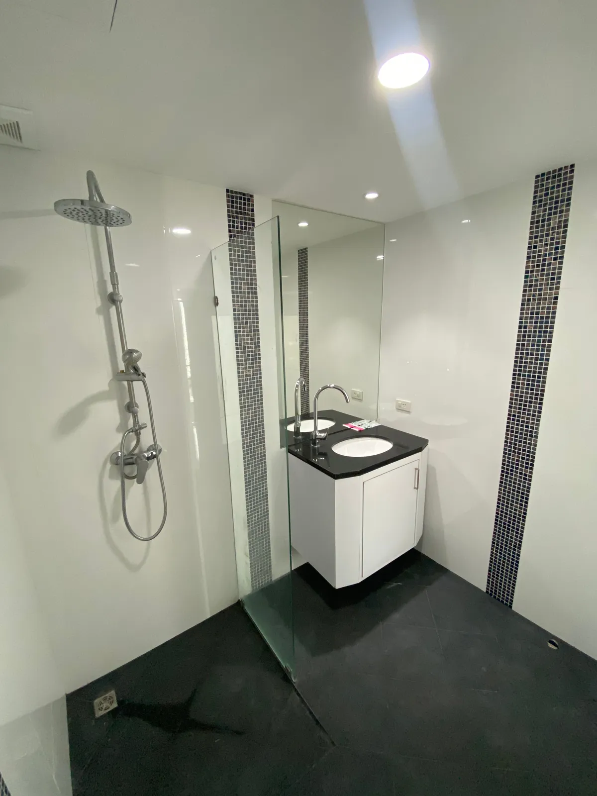 Modern 2 Bed 1 Bath City and Sea View Condo in Jomtien photo 19