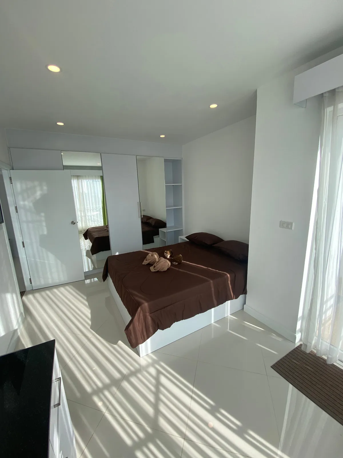 Modern 2 Bed 1 Bath City and Sea View Condo in Jomtien photo 24