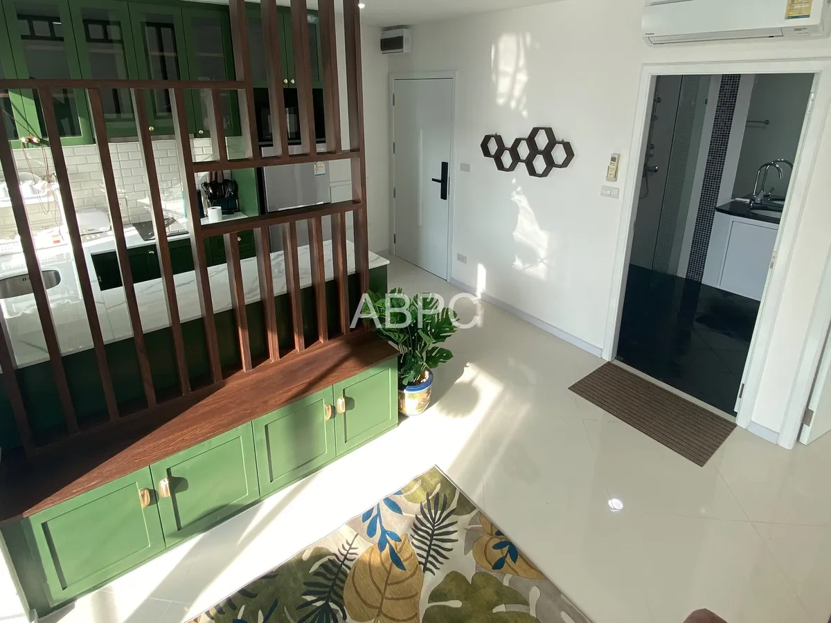 Modern 2 Bed 1 Bath City and Sea View Condo in Jomtien photo 4