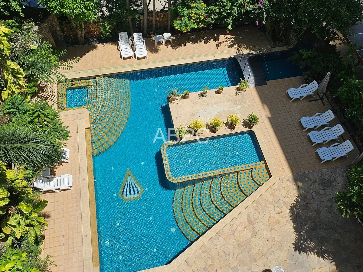 Modern 2 Bed 1 Bath City and Sea View Condo in Jomtien photo 8